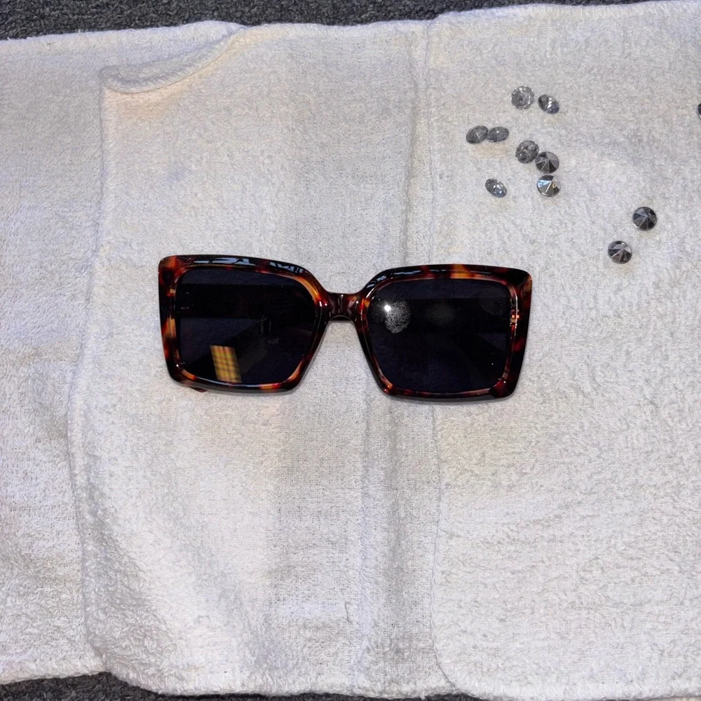 Tortoiseshell Square Frame Women’s Sunglasses - Dark Lenses